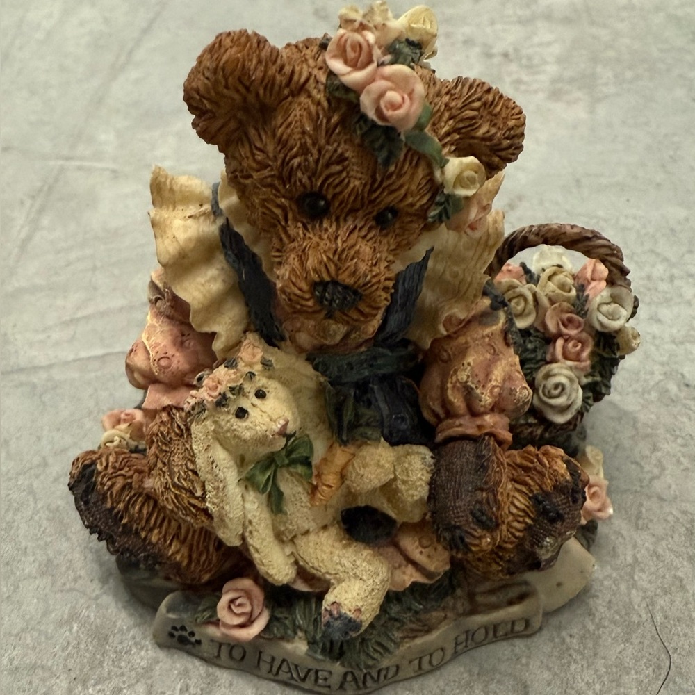 Boyd’s Bears -  The Bearstone Collection “To Have And hold” Statue 22E / 187 NWT
